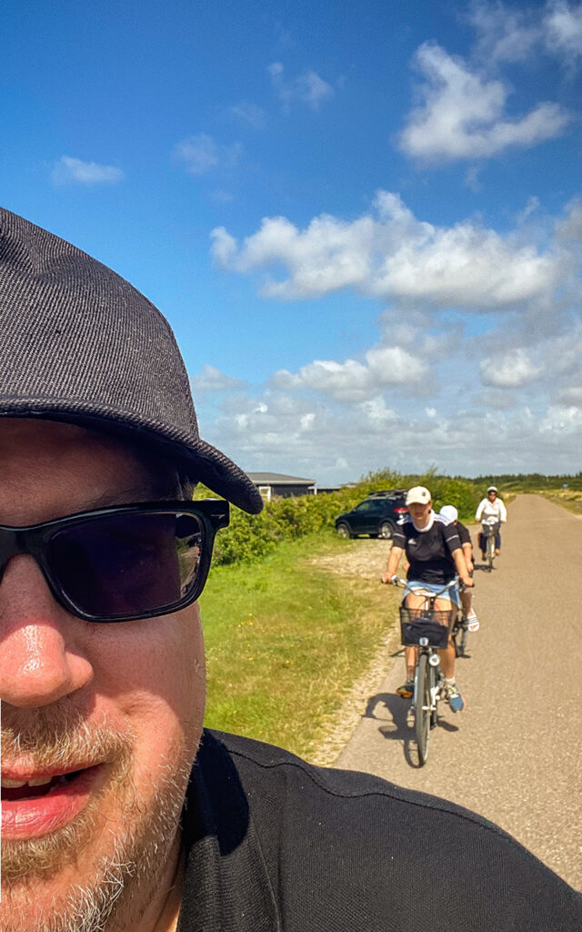 Als Familie mit Teenagern in Hvide Sande Fahrrad fahren