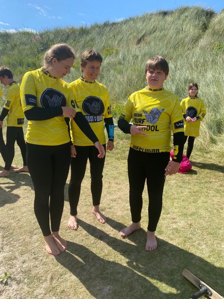 Urlaub mit Teenagern in Dänemark
Surfen mit Westwind in Hvide Sande